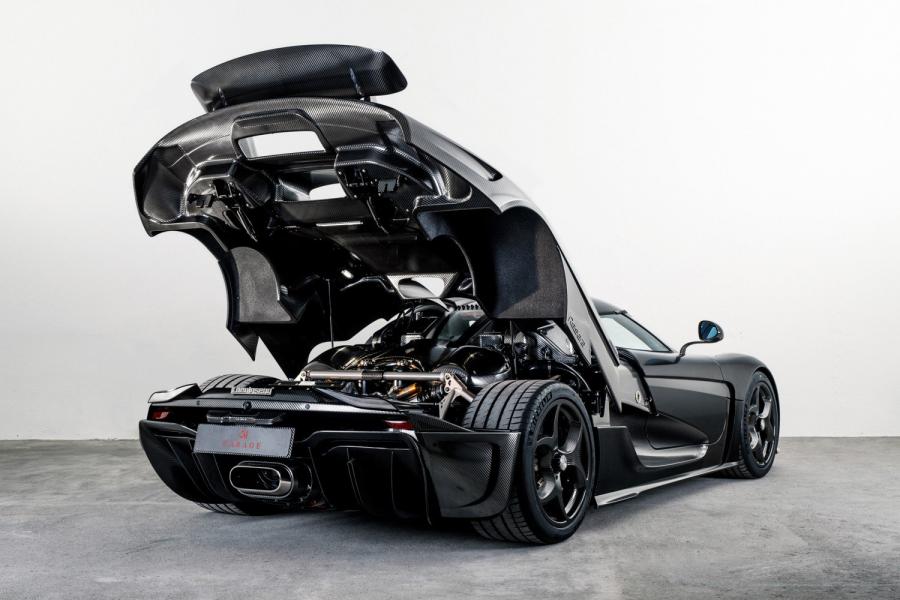 Моторный отсек Koenigsegg Regera Naked Carbon (7209) 2018 года  (фото 5 из 10)